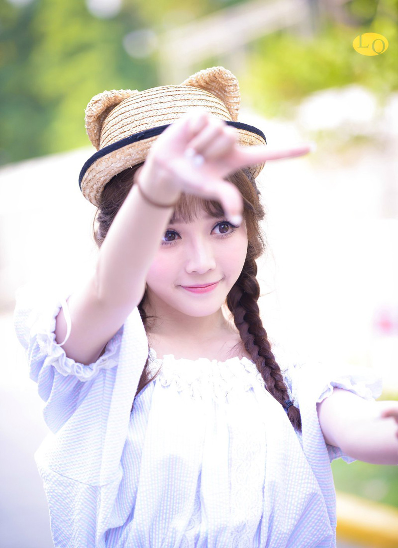 “呃~”